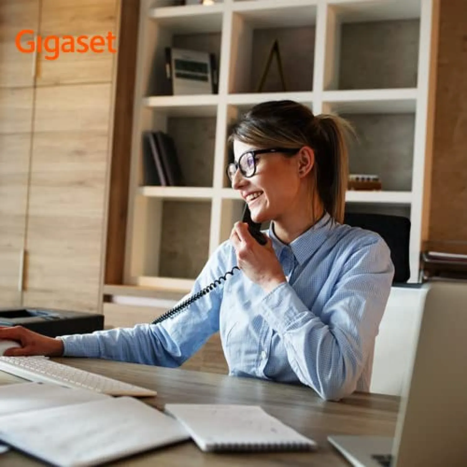 Telefono Gigaset DESK 400 da Tavolo e Parete, Nero - immagine 5