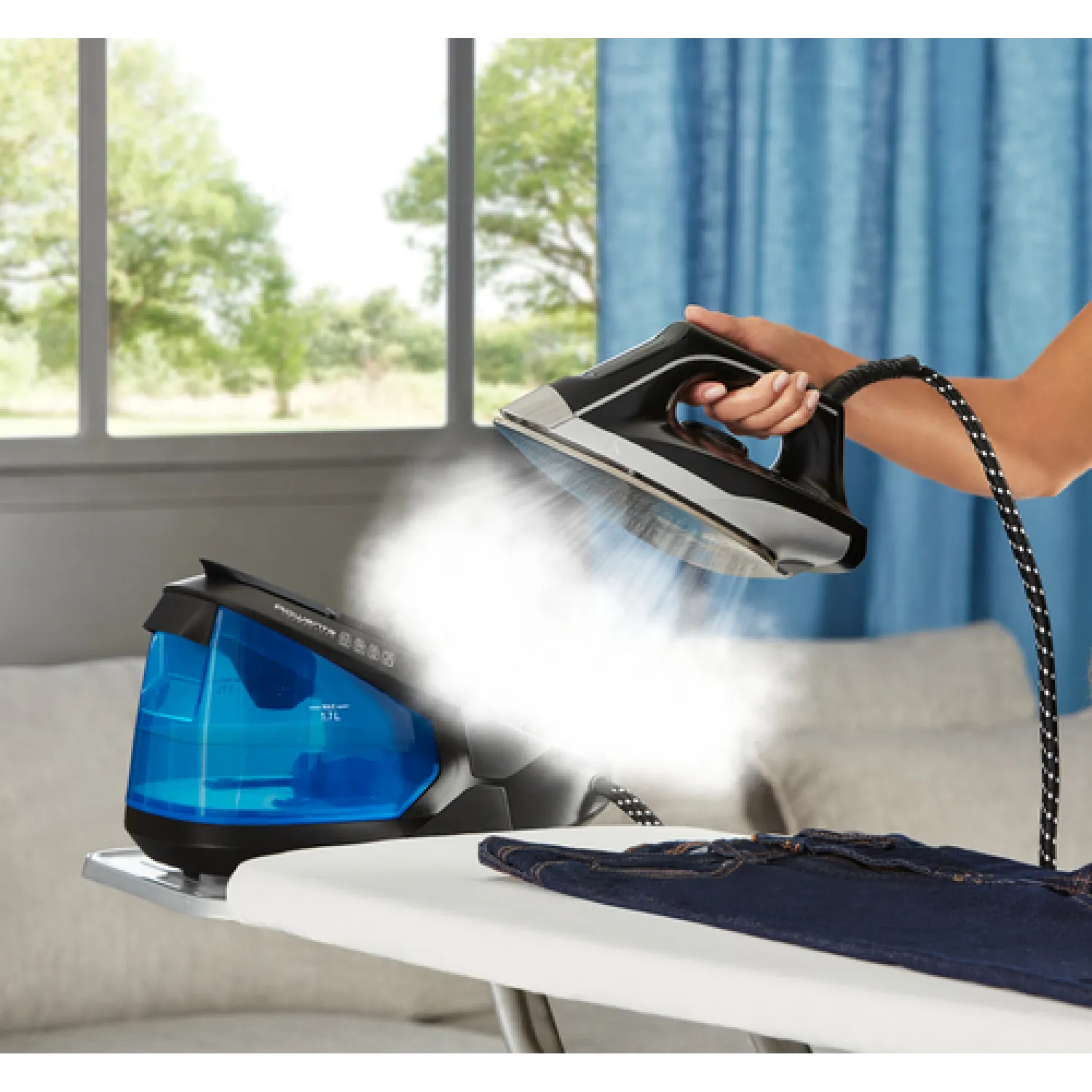 Rowenta Turbosteam Generatore di vapore, Pressione della pompa intensa da 6,5 bar, Getto di vapore da 350 g/min, Serbatoio dell'acqua amovibile da 1,7 litri, Piastra antigraffio, Modalità Eco, VR8320 - immagine 2