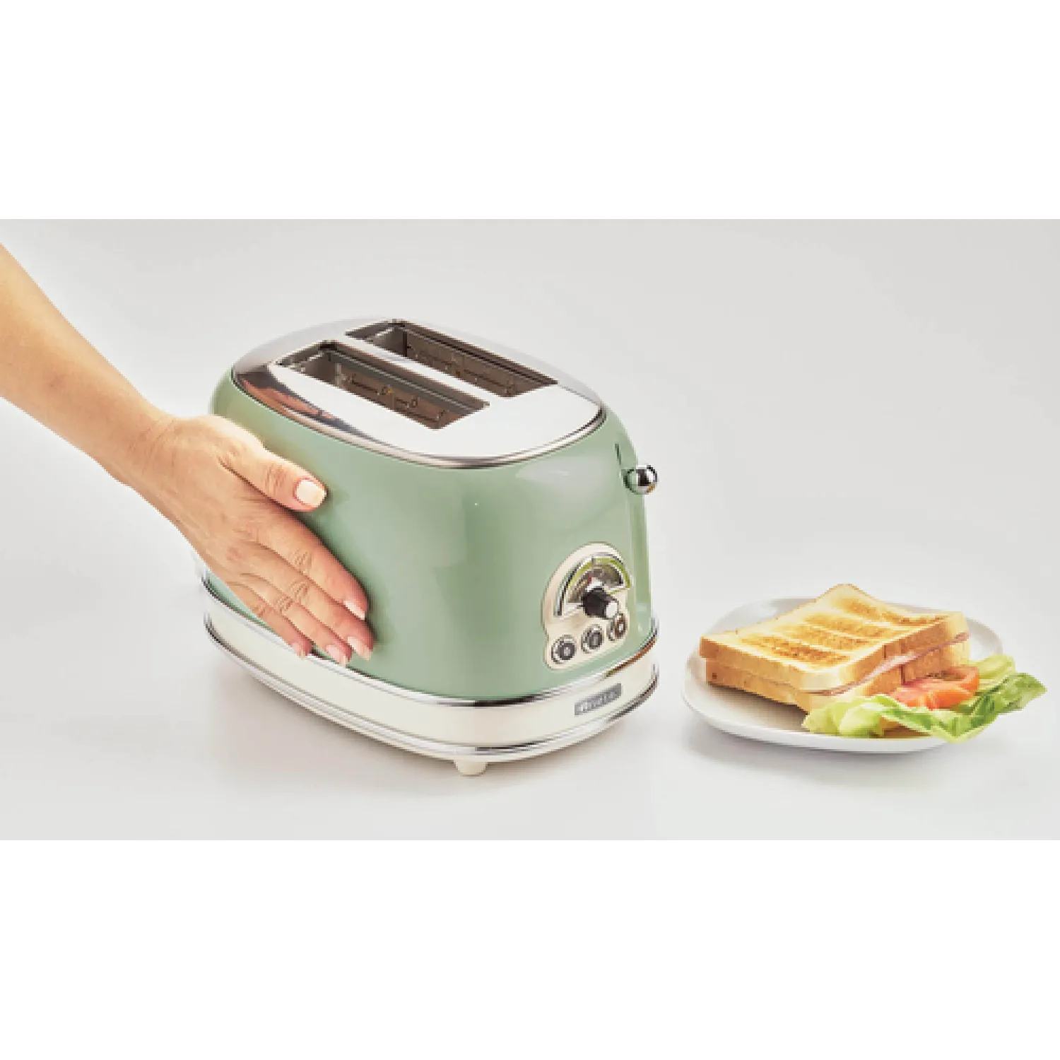 Ariete 155 Tostapane Vintage 2 fette di pane - con pinze - 6 livelli di tostatura - 810 Watt- Acciaio Inox - Linea Vintage - Verde - immagine 2